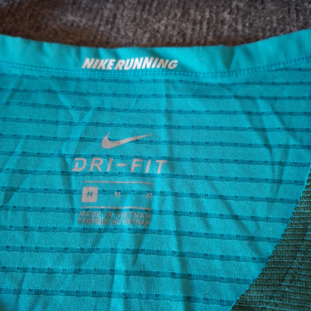Used Nike Running Tank - Picture 2 of 3